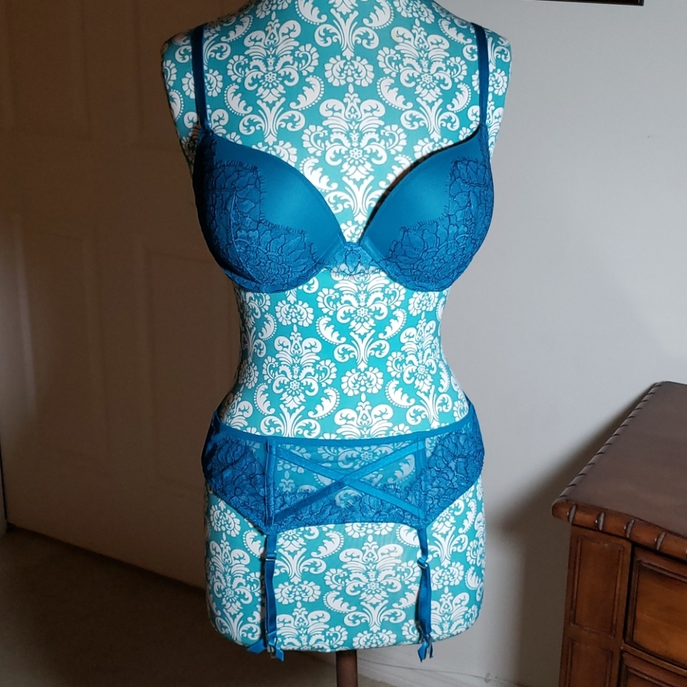 VS Bra & Garter